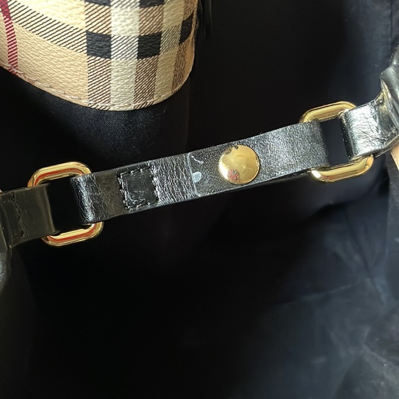 Authentic Burberry Tote - Picture 6 of 11